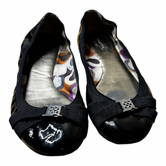 COACH Patent Leather Medallion Buckled Strapped Elastic Ballet Flats Size 9 GUC - Picture 7 of 8
